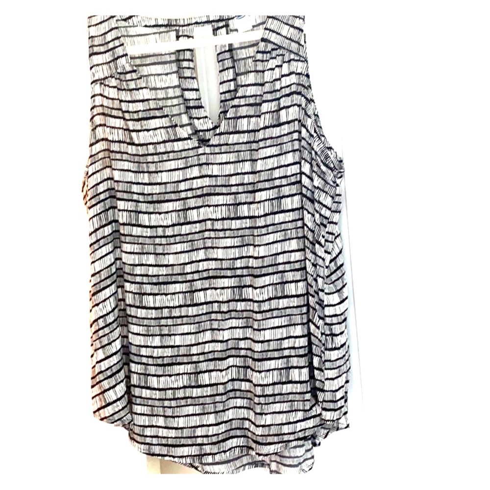 Sleeveless old navy blouse